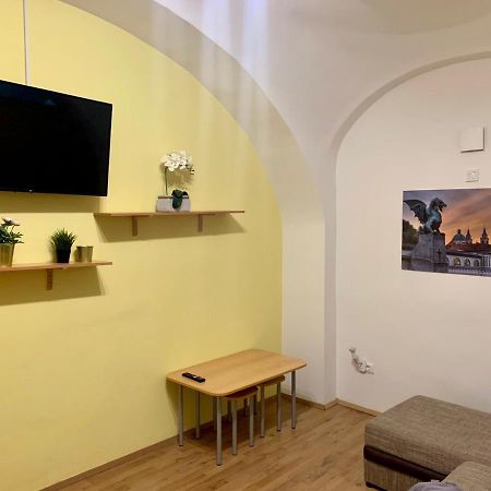 A&P Center Ljubljana Apartment Екстер'єр фото